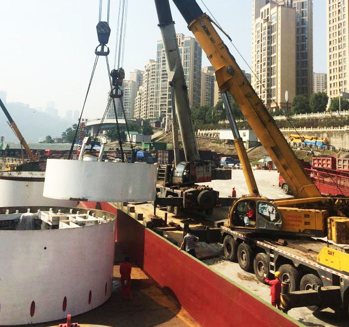如东吊车作业中